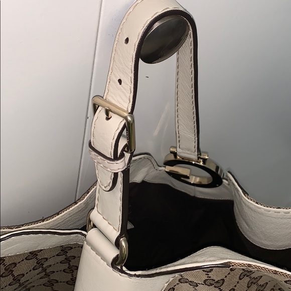 Authentic Gucci Hobo Shoulder Bag - Picture 5 of 6
